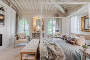 2 Schlafzimmer, Betten mit Memory-Foam-Matratzen, Bügeleisen/Bügelbrett