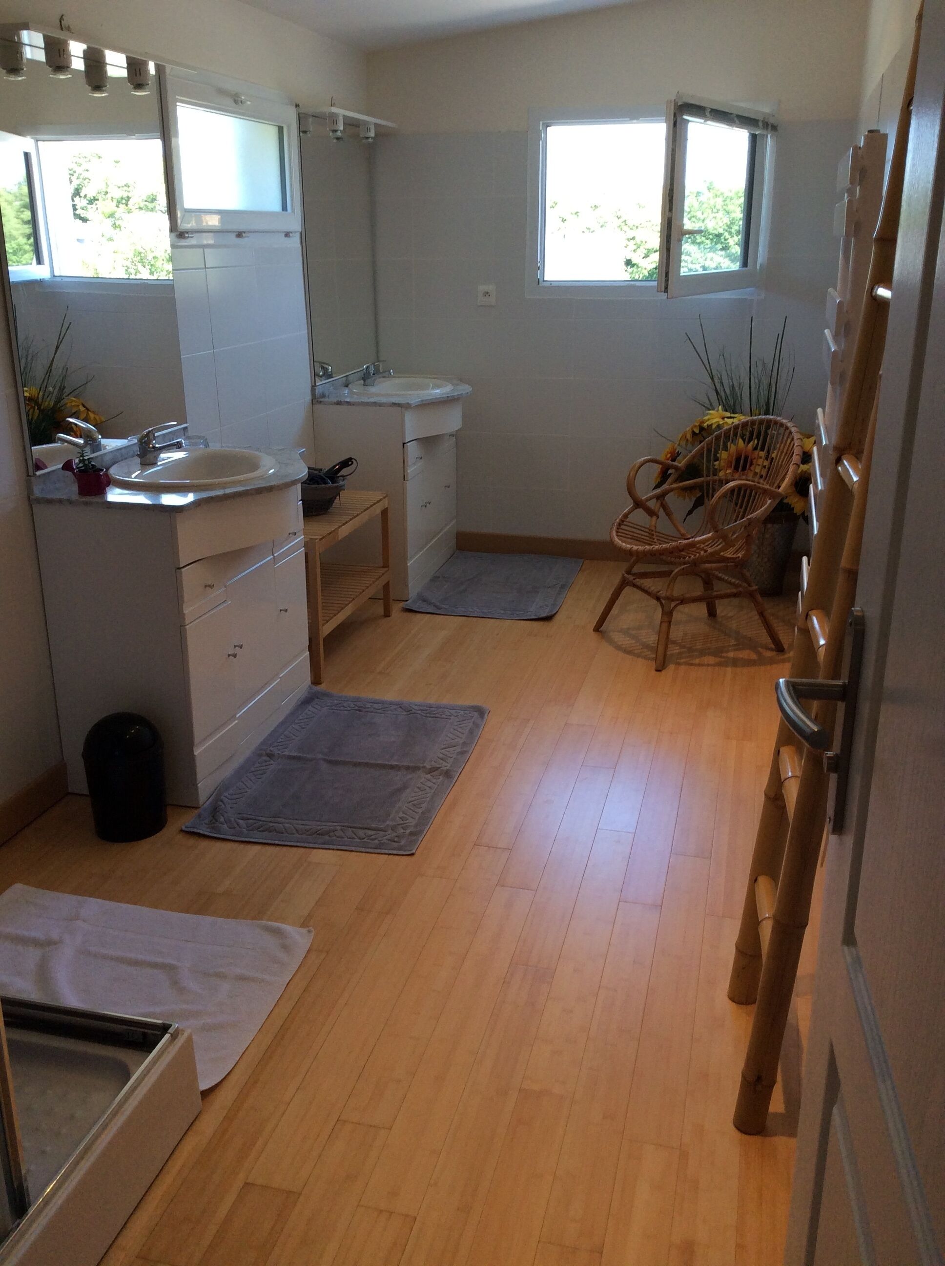 Very spacious loft in Carantec (Finistère), large garden and enclosed parking.