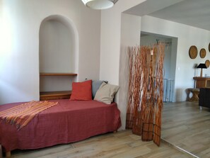 4 chambres, fer et planche à repasser, lit parapluie, Wi-Fi gratuit