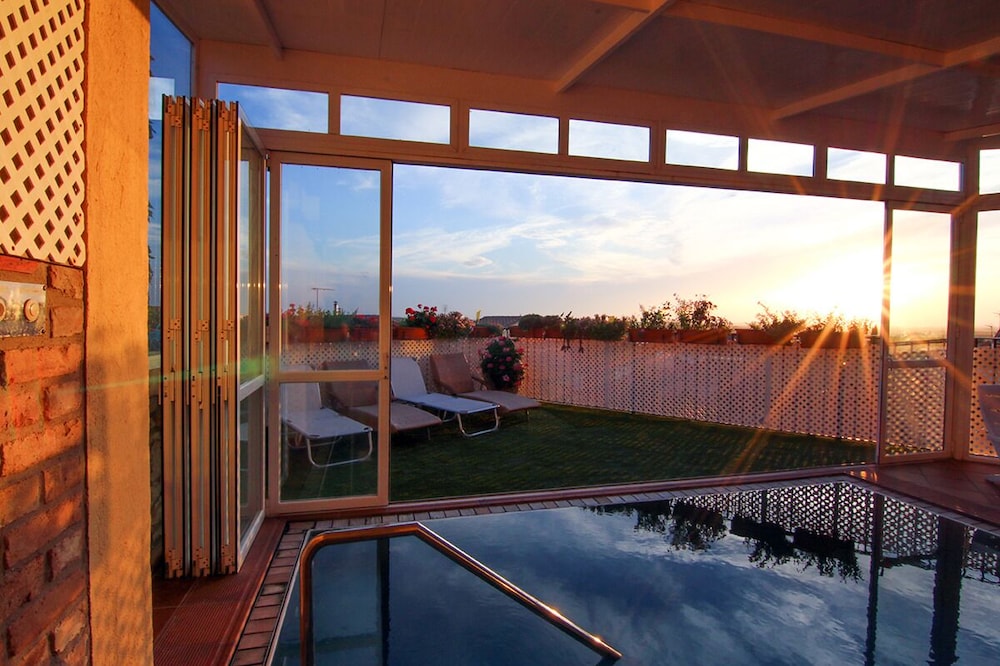 Self catering Cal Menut for 10 people