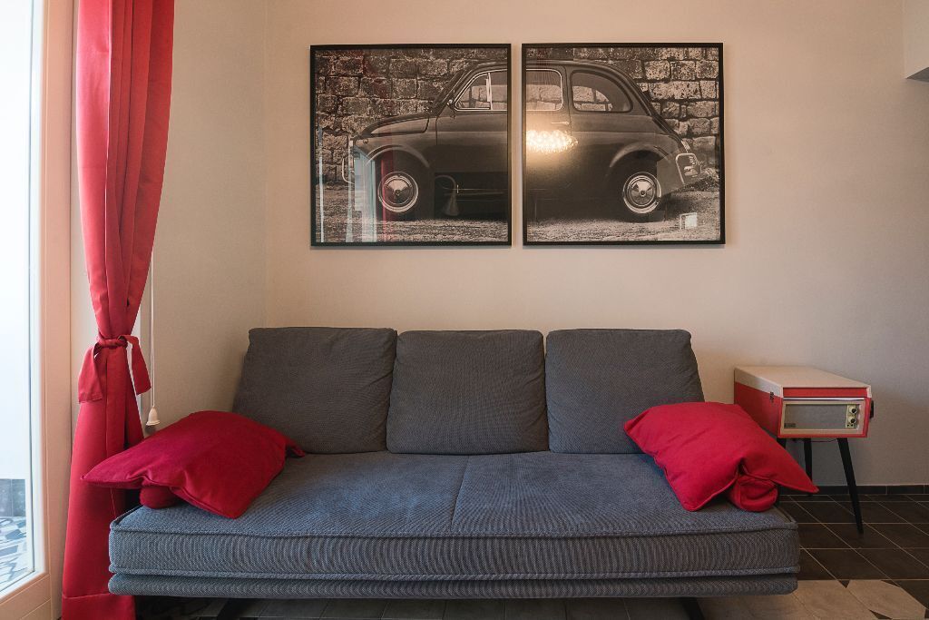 ELEGANT AND PANORAMIC PENTHOUSE IN THE HEART OF NAPLES