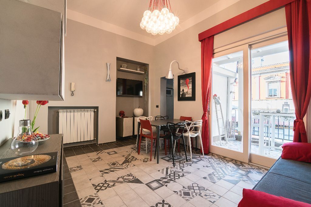 ELEGANT AND PANORAMIC PENTHOUSE IN THE HEART OF NAPLES