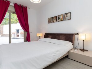 4 bedrooms, travel cot, free WiFi