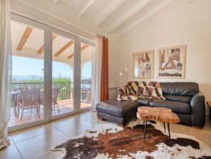 TV - Stunning private villa for 4 people with WIFI, A/C, private pool, TV, patio and panoramic view (Denia)