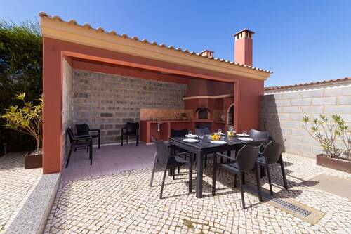 Villa Farol - Villa in Algarve at walking distance to beach, with pool and fast WiFi