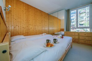 2 chambres, fer et planche à repasser, Wi-Fi gratuit, draps fournis