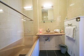 花灑/浴缸組合、提供毛巾