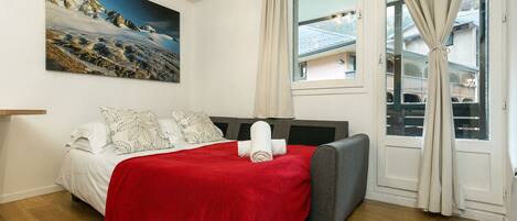 1 室のベッドルーム、アイロン / アイロン台、インターネット、ベッドシーツ