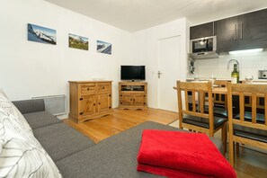 TV, video game console, DVD player