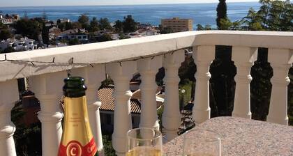 Tyylikäs, erittäin tilava huvila Alpeilla ja upeat näkymät.