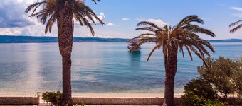 Beachfront Bliss: Villa Amor - A Luxurious 7 bedroom villa with a heated pool