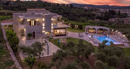 Elaida Villa, Refined Group Escape • Pool & Play