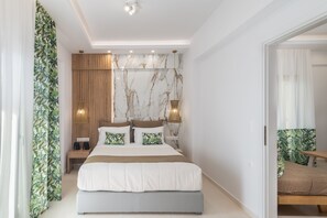 8 bedrooms, desk, iron/ironing board, free WiFi -  Elaida Villa, Refined Group Escape • Pool & Play (Rethymno)