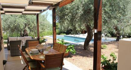IL VILLINO --- SWIMMING POOL NOT SHARED AND PRIVATE BEACH ---