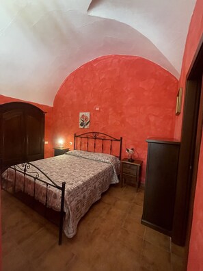 In-room safe, free WiFi -  House in the nineteenth-century village  (Vieste)