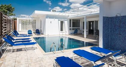 Villa Peyton, Lovely 4BDR Villa with Private Pool in Central Ayia Napa