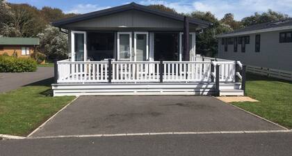 Luxury 3 Bedroom Lodge - Pet Friendly