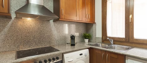 Frigorifero, microonde, forno, lavastoviglie