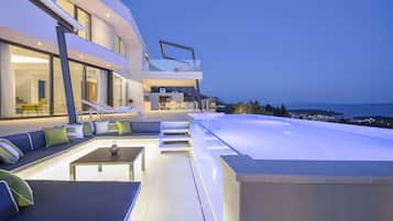 Innenpool, Außenpool