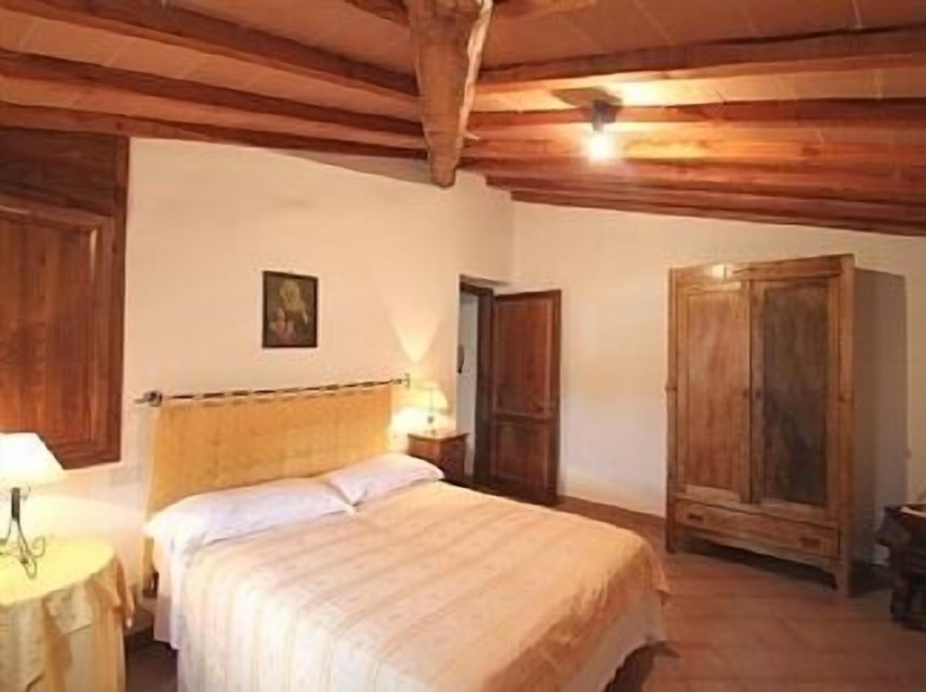 Stone House With Pool And Barbecue, Overlooking Perugia And Assisi Close To Trek