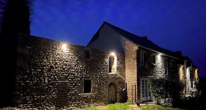 Grande propriété de caractÚre au calme paisible vallée Rance Dinan chùteaux à proximité