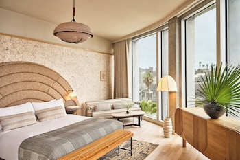 Deluxe Suite | Frette Italian sheets, premium bedding, pillowtop beds, minibar at Santa Monica Proper Hotel, a Member of Design Hotels