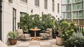 Habitación, 1 cama King size, Terraza (Landmark) | Jardín