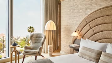 Frette Italian sheets, premium bedding, pillow-top beds, minibar