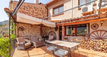 PRIORAT "Relax Climbing Hiking"