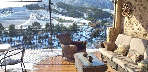 PRIORAT "Relax Climbing Hiking"