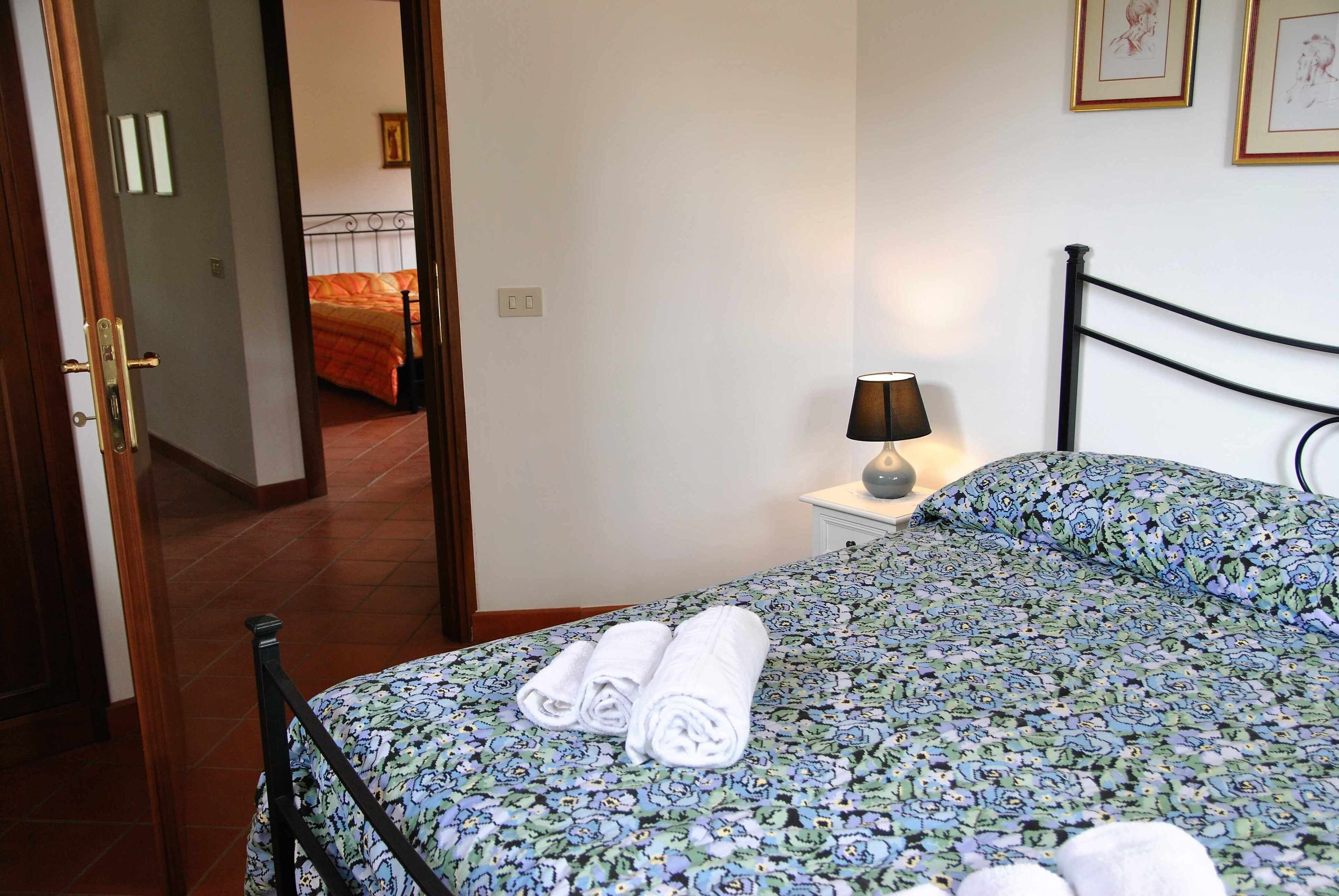 4 bedrooms, iron/ironing board, WiFi (free), bed sheets