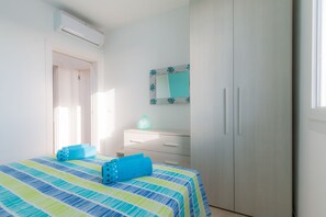 2 sovrum och strykjärn/strykbräda