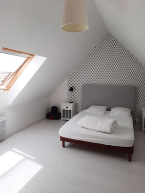 4 soverom, skrivebord, strykejern/-brett og wi-fi (inkludert)