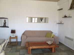 Televisión, libros y estéreo 