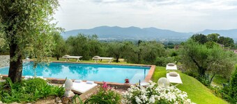 7 Bedrooms Luxury Farmhouse in LUCCA, Outdoor and Indoor Heated Swimming Pools