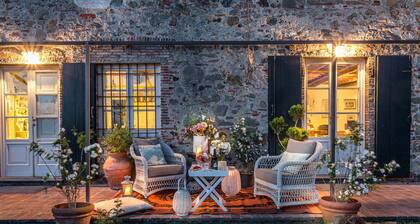 7 Bedrooms Luxury Farmhouse in LUCCA, Outdoor and Indoor Heated Swimming Pools