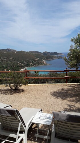 iun / P1243 VILLA MED VACKRA PANORAMA, stort vardagsrum, tre loggior med havsutsikt,