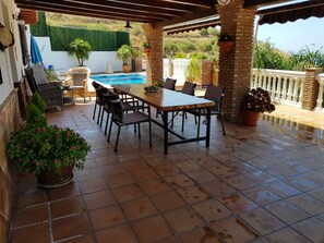 Outdoor dining - VILLA GARCIA CASTILLO (Almuñecar)
