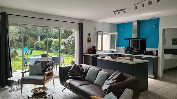 Televisión, libros, videoteca