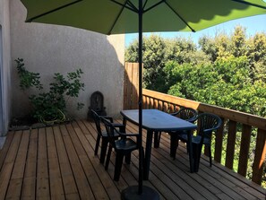Outdoor dining - T3 Air-conditioned villa near sea and shops (Viggianello)
