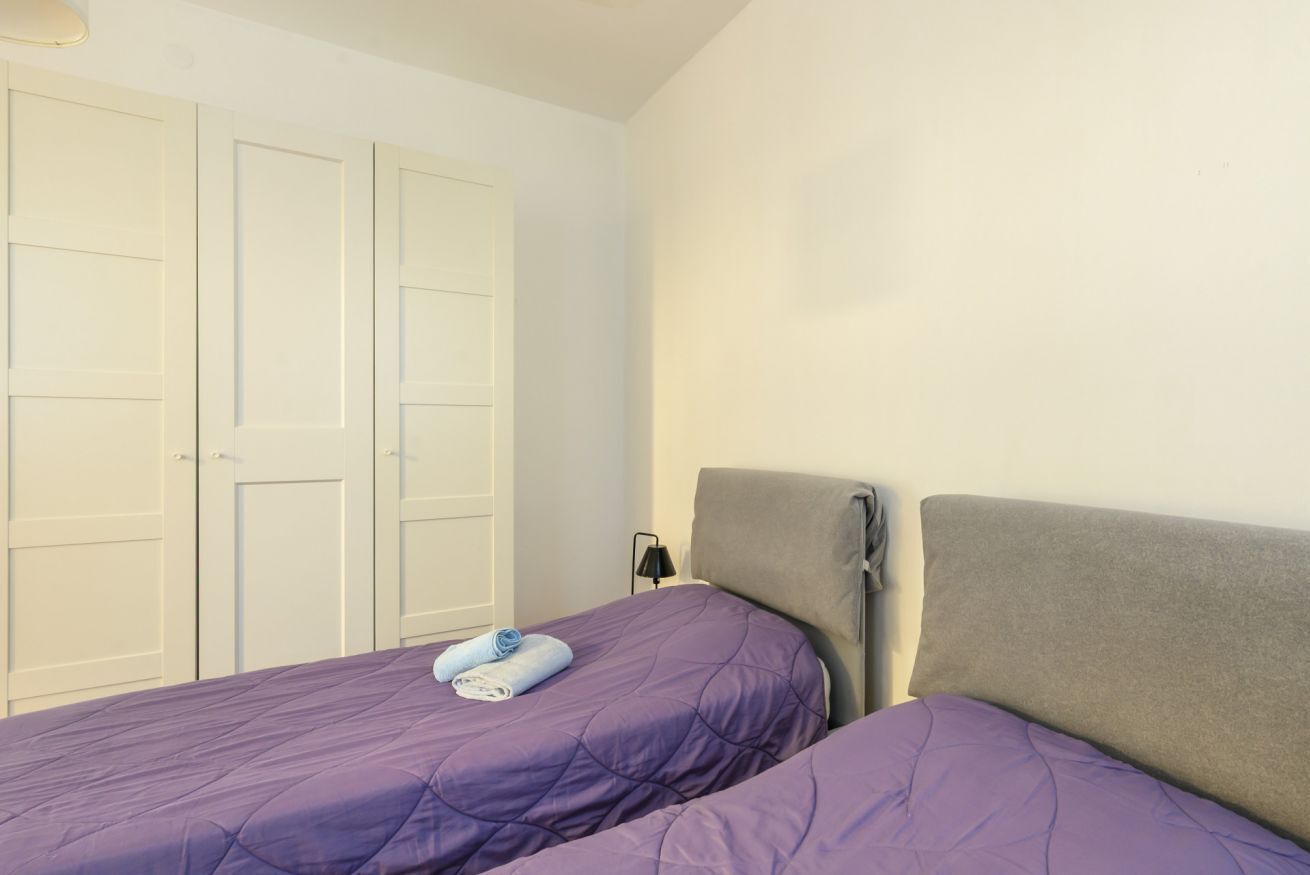 2 habitaciones, tabla de planchar con plancha, wifi y ropa de cama 