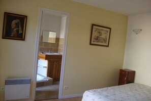 3 Schlafzimmer, Bügeleisen/Bügelbrett, Reisekinderbett, kostenloses WLAN