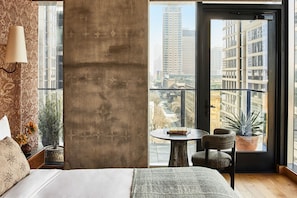 Premier Room, 1 King Bed, Balcony | Premium bedding, pillowtop beds, minibar, in-room safe