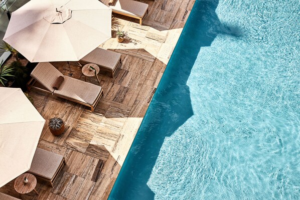 Outdoor pool, open 8:00 AM to 10:00 PM, cabanas (surcharge) - Austin Proper Hotel, a Member of Design Hotels (Austin)