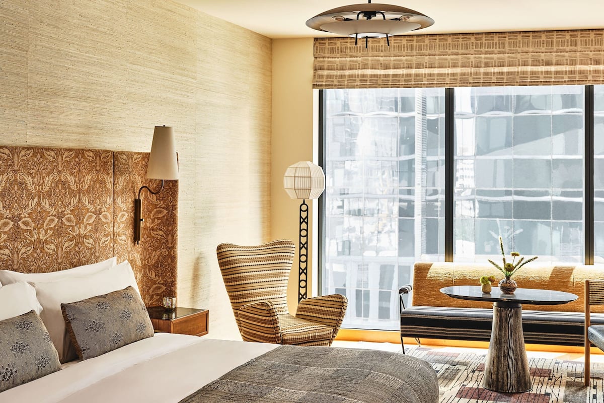 Grand Room, 1 King Bed | Premium bedding, pillow-top beds, minibar, in-room safe