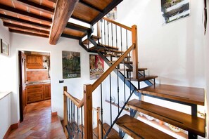 Interior - Country tower apartment in Cortona 1bed1bath with shared pool & gorgeous gardens (Cortona)