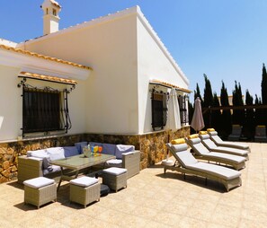 Outdoor dining - Villa Los Filabres - Lux 3 bed / 4 bath Villa, AC, Views, Large Salt Pool, Albox (Albox)