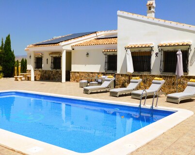 Villa Los Filabres - Lux 3 bed / 4 bath Villa, AC, Views, Large Salt Pool, Albox