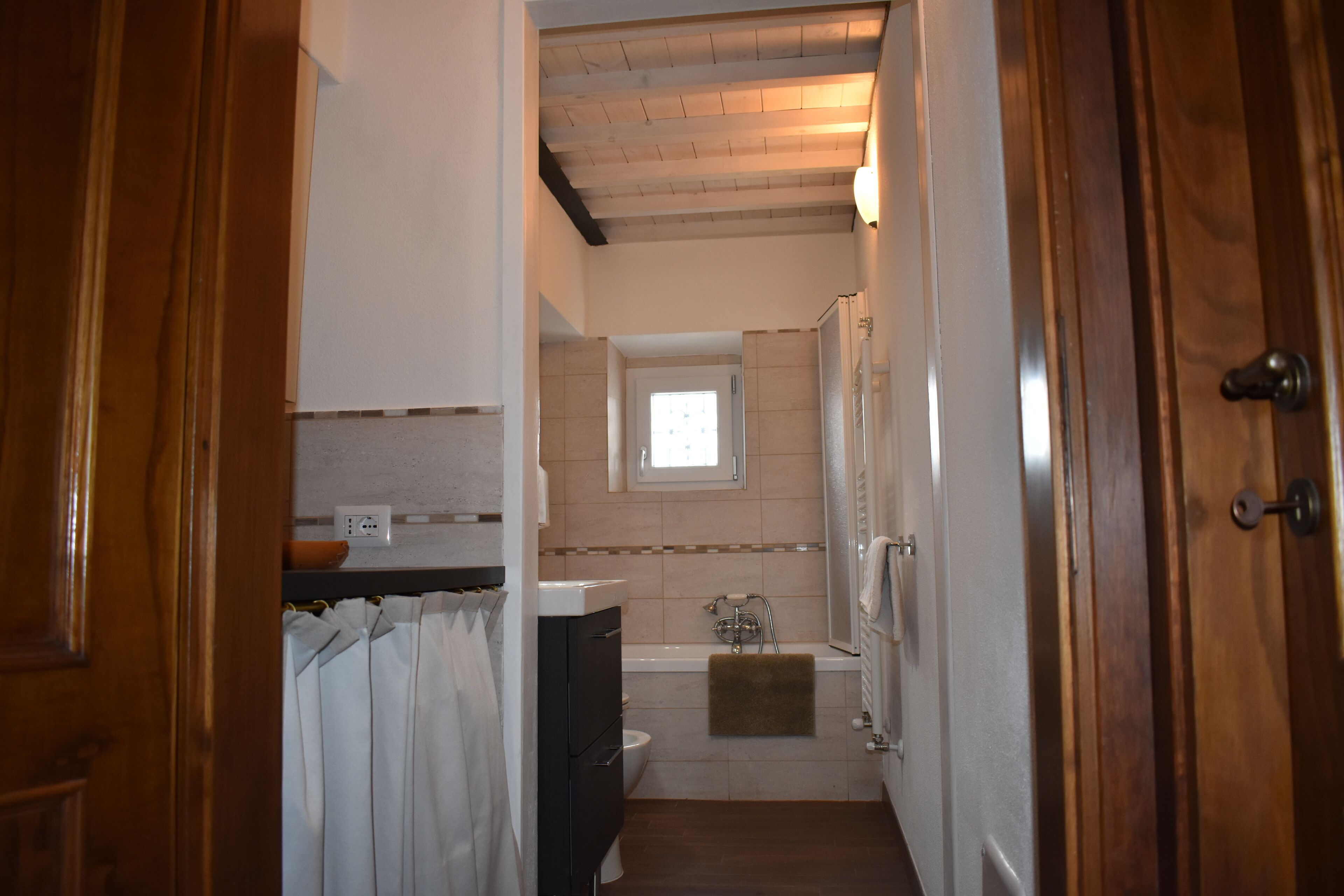 Laura's House is a large bright space just 900 m. from the Boboli Gardens.