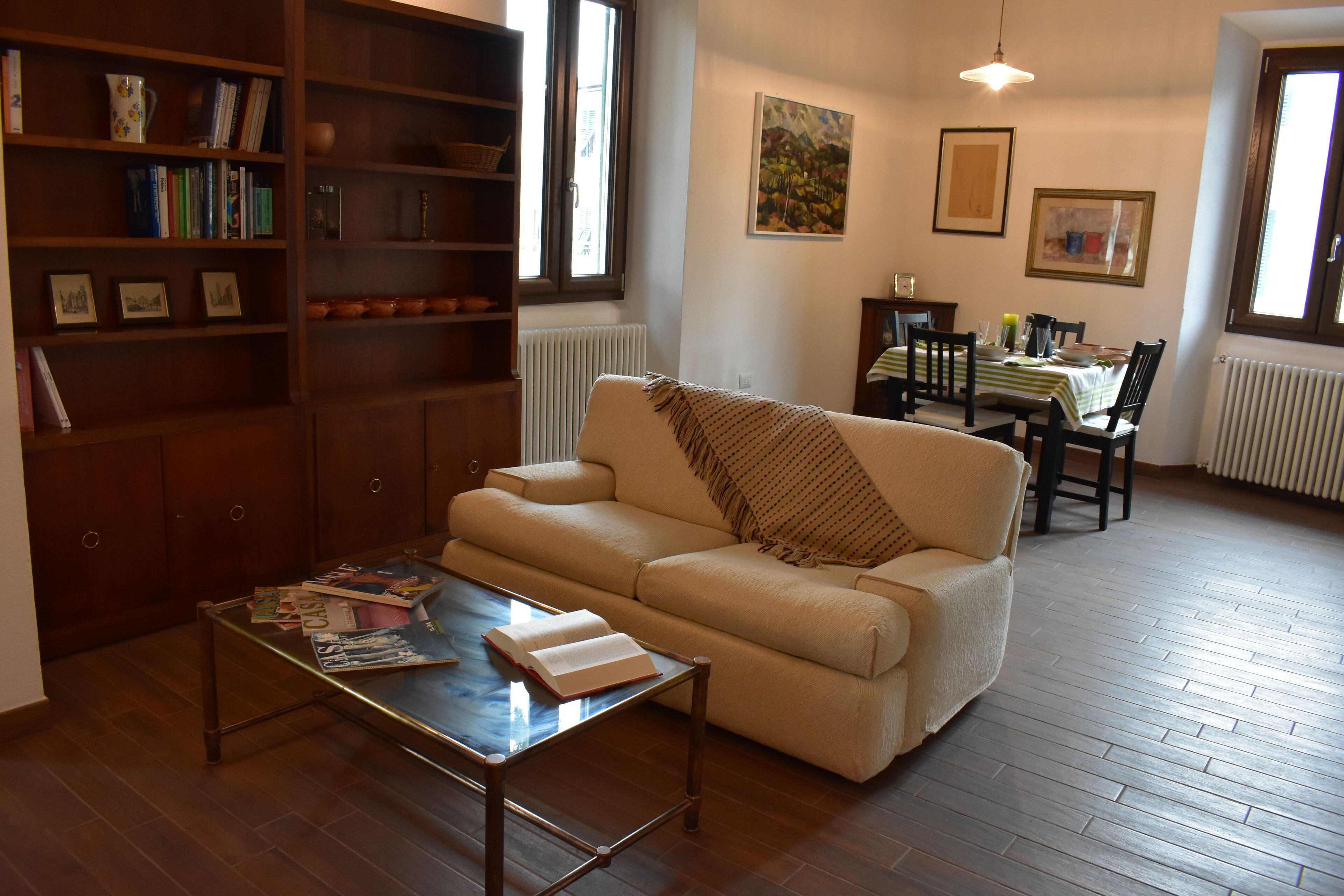 Laura's House is a large bright space just 900 m. from the Boboli Gardens.